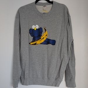 Uniqlo Gray Sweater with Blue and Yellow Graphic